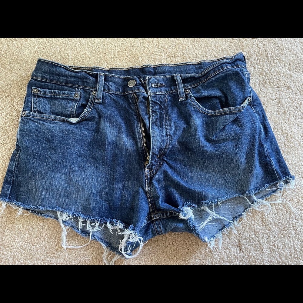 Vintage cutoff Levi shorts 505